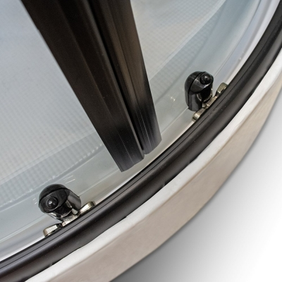 LANETA 900 ZATVORENA TUŠ KABINA polukružna 90x90x219cm crni profil/proz.staklo